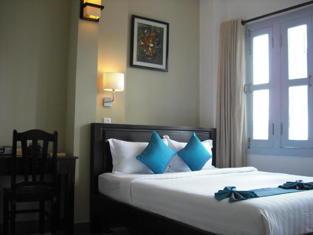 The Columns Hotel Kampot Room photo